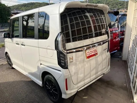 Honda N-BOX Custom