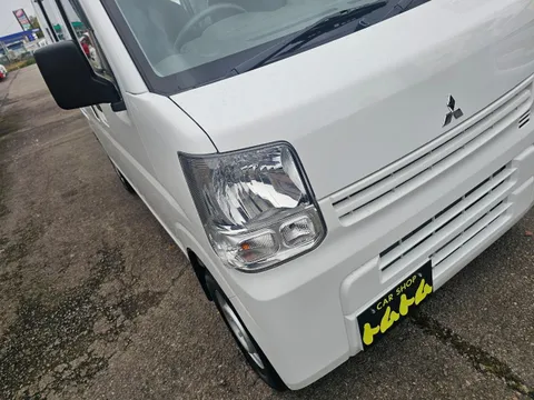 Mitsubishi Minicab Van