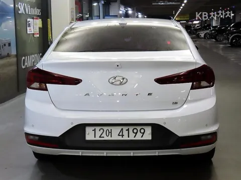 Hyundai Elantra (Avante)