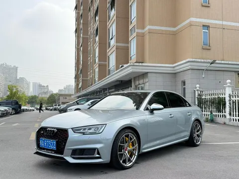 Audi S4