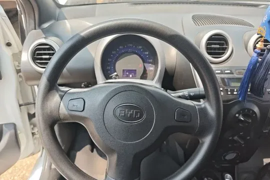 BYD F0