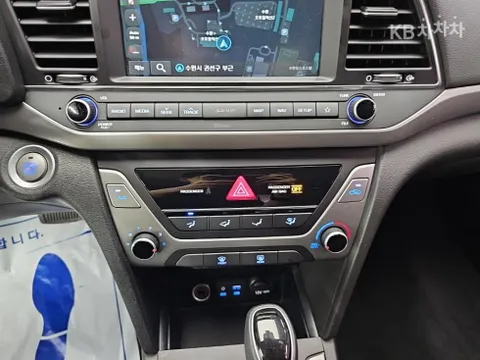 Hyundai Elantra (Avante)