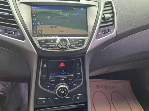 Hyundai Elantra (Avante)