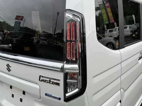 Suzuki Spacia Custom