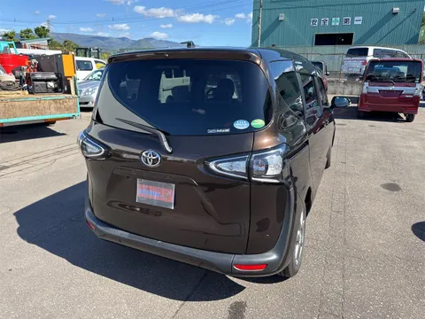 Toyota Sienta