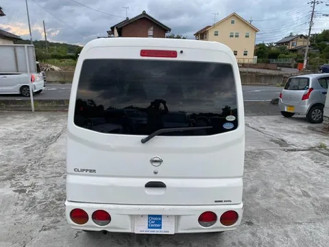 Nissan Clipper Van