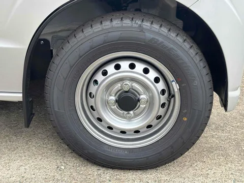 Nissan Clipper Van