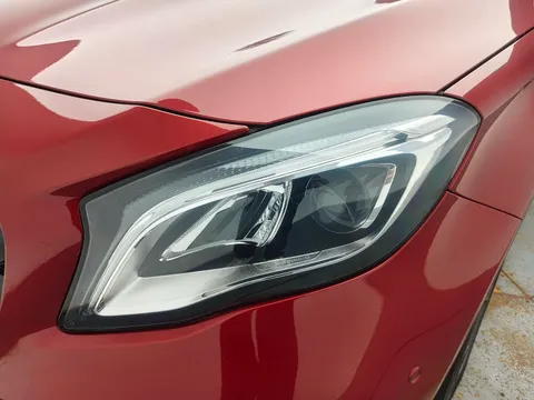 Mercedes-Benz Mercedes-Benz GLA