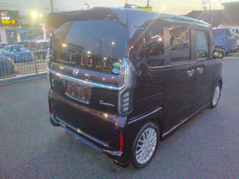 Honda N-BOX Custom