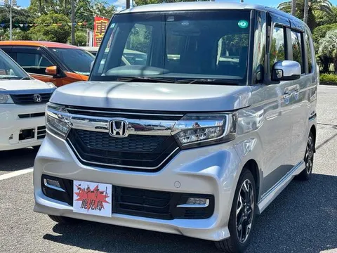 Honda N-BOX Custom