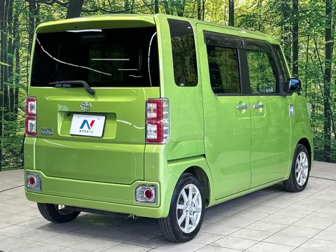 Toyota Pixis Mega