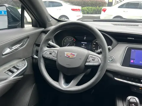 Cadillac XT4