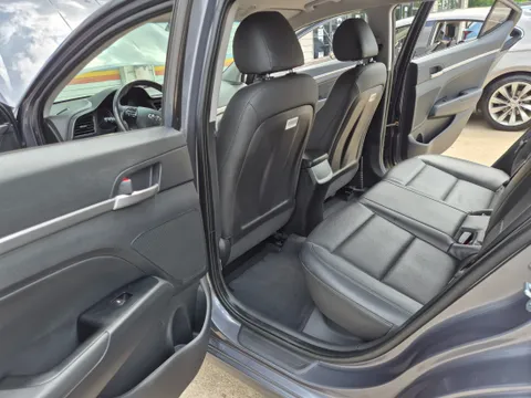 Hyundai Elantra (Avante)