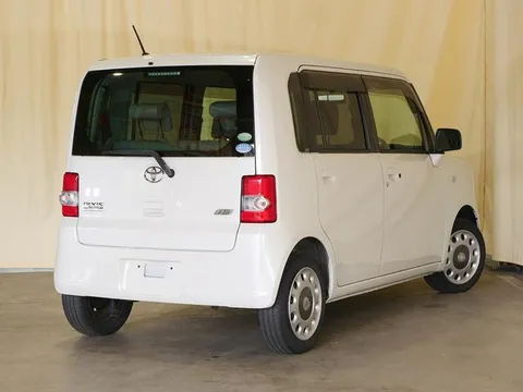 Toyota Pixis Space