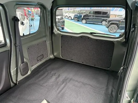 Nissan Clipper Van