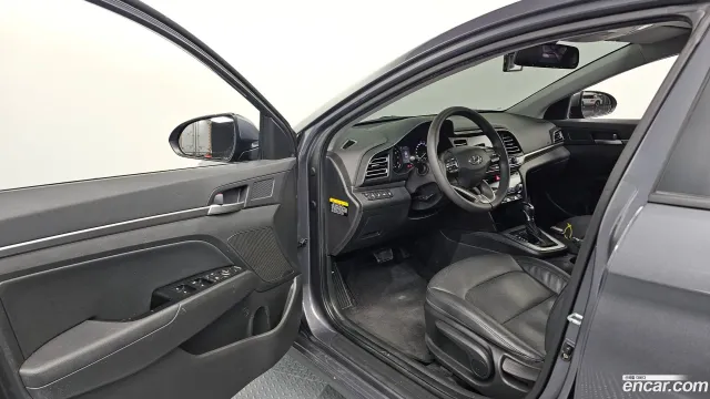Hyundai Elantra (Avante)