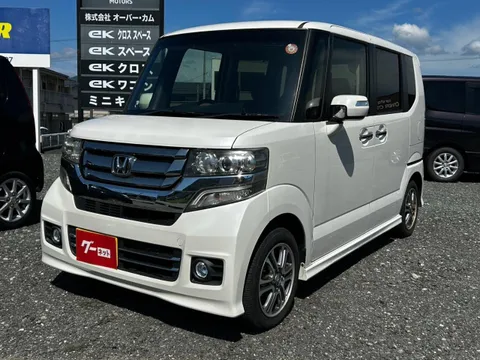 Honda N-BOX Custom