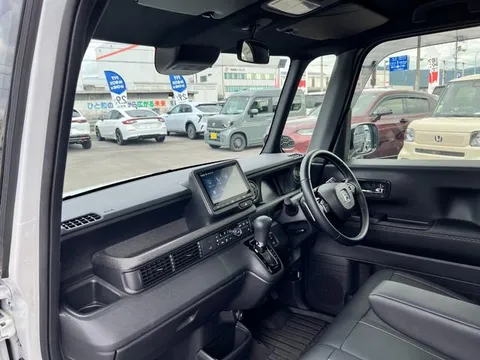 Honda N-BOX Custom