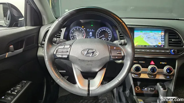 Hyundai Elantra (Avante)