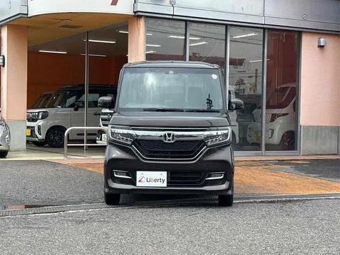 Honda N-BOX Custom