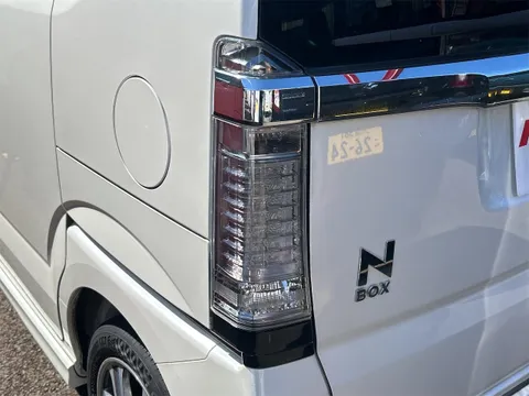 Honda N-BOX Custom