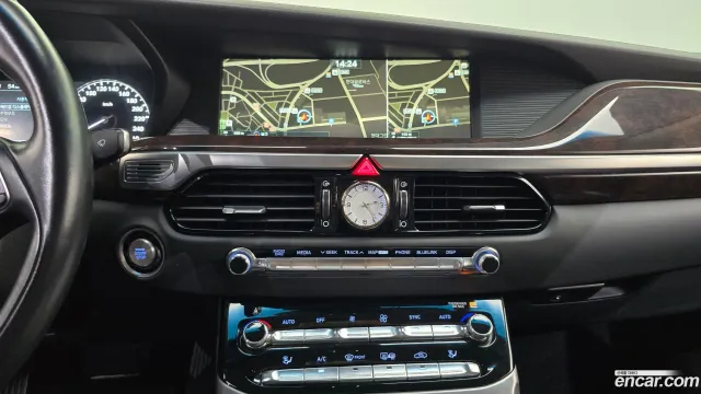 Genesis G90 (EQ900)