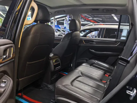 Roewe RX8