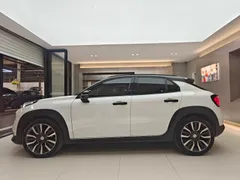 Lynk & Co Lynk & Co 02