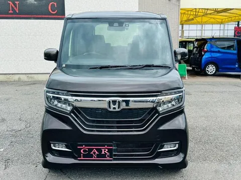 Honda N-BOX Custom