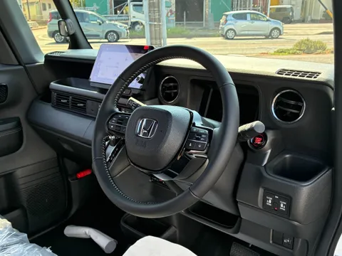 Honda N-BOX Custom