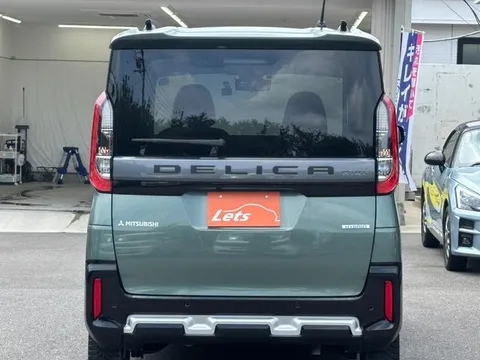 Mitsubishi Delica Mini