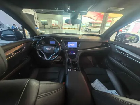 Cadillac XT6