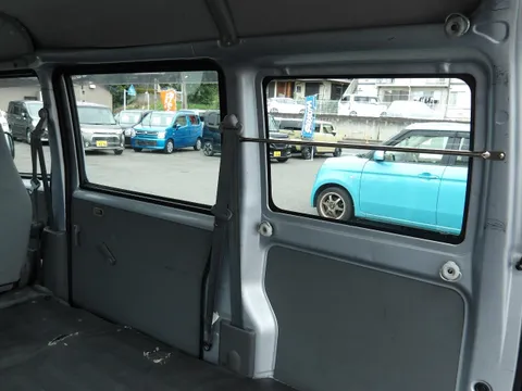 Nissan Clipper Van