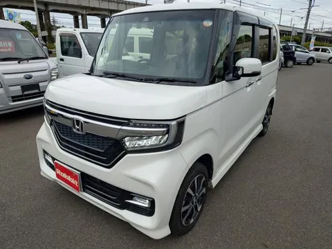 Honda N-BOX Custom