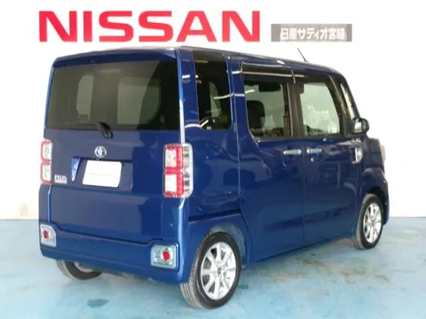 Toyota Pixis Mega