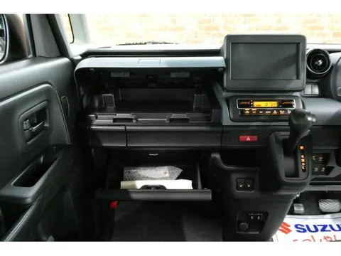 Suzuki Spacia Base