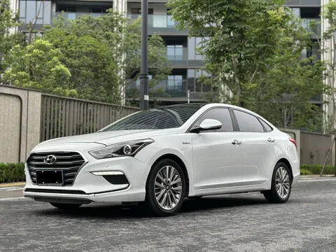 Hyundai Mistra