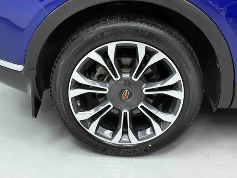 Hongqi HS5