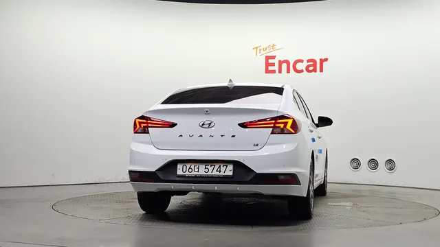 Hyundai Elantra (Avante)