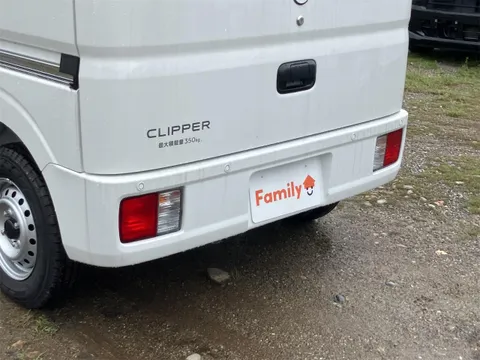 Nissan Clipper Van
