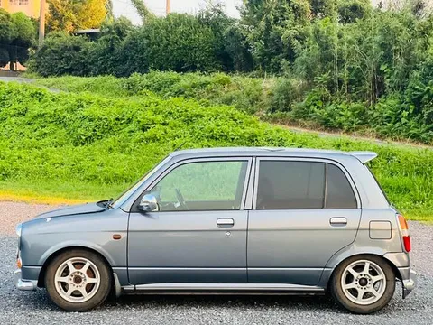 Daihatsu Mira Gino