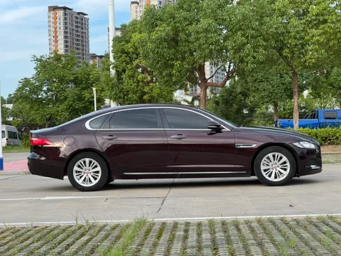 Jaguar XFL