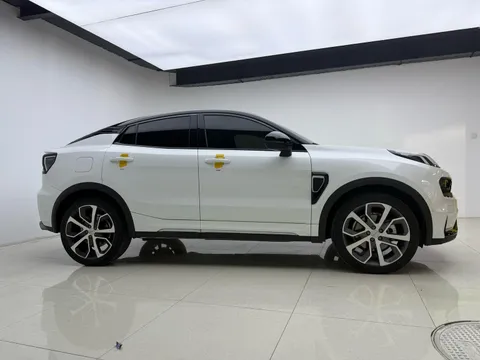 Lynk & Co 05