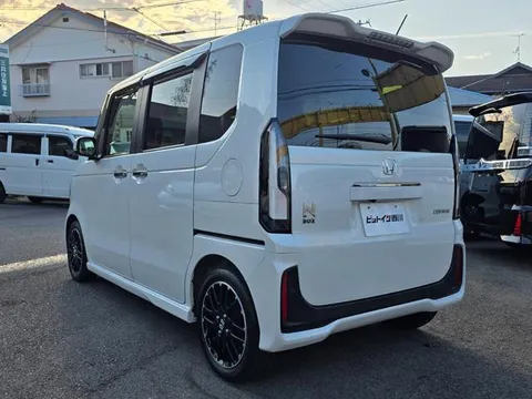 Honda N-BOX Custom