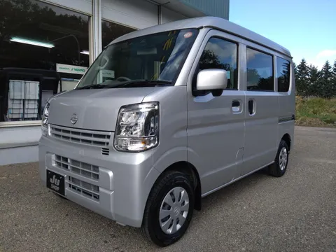 Nissan Clipper Van