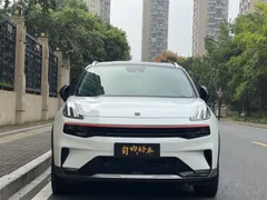 Lynk & Co 06