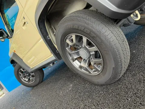 Suzuki Jimny Sierra