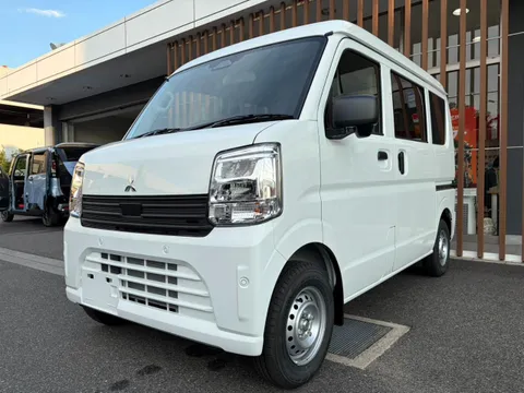 Mitsubishi Minicab Van