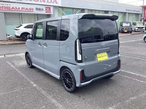 Honda N-BOX Custom