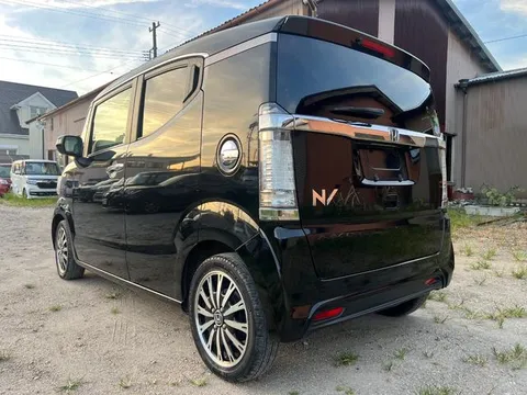 Honda N-BOX Slash